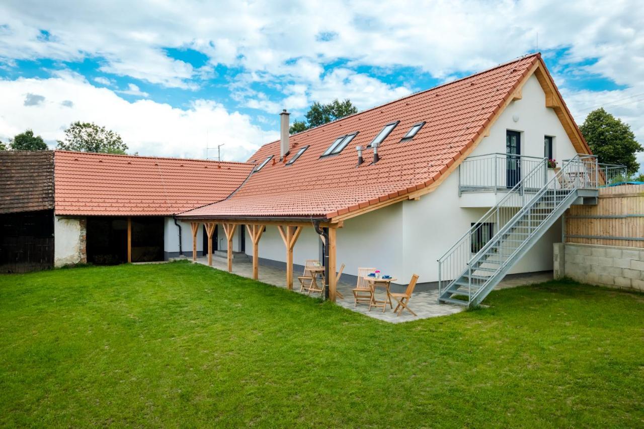 Apartmany Jedovary Trhove Sviny Экстерьер фото
