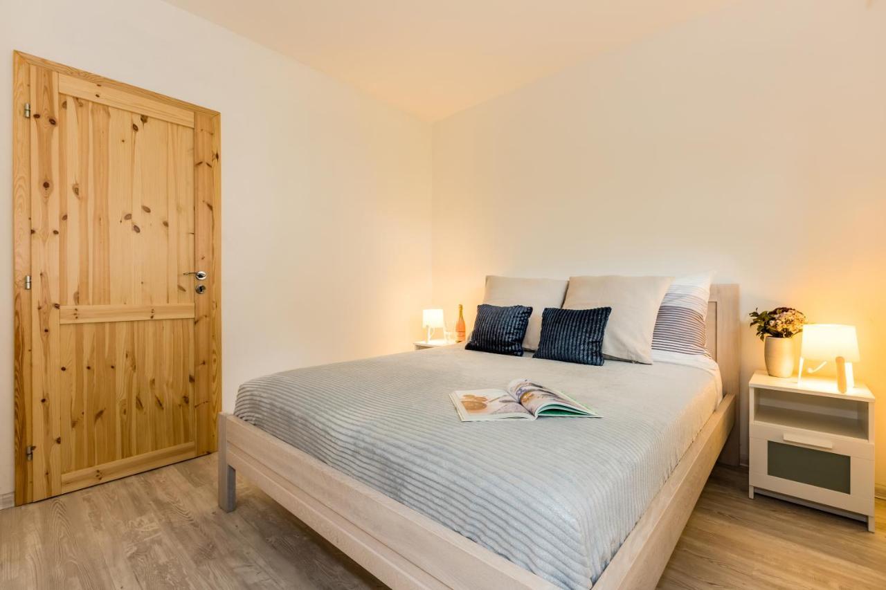 Apartmany Jedovary Trhove Sviny Экстерьер фото